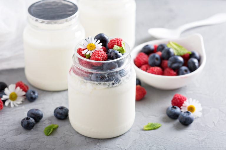 La flora intestinal es clave para tu salud. Descubre cómo mejorarla naturalmente, probióticos y cómo evaluarla con kinesiología en Barcelona.